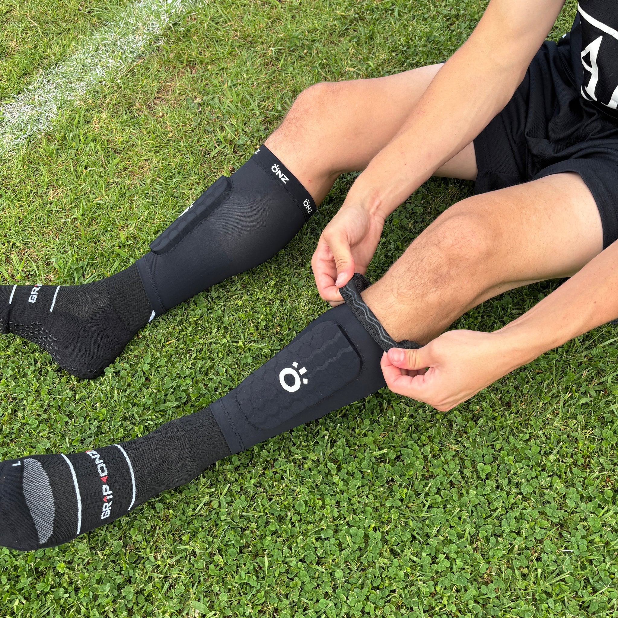 ONZ Sport: Flex Guards - Black