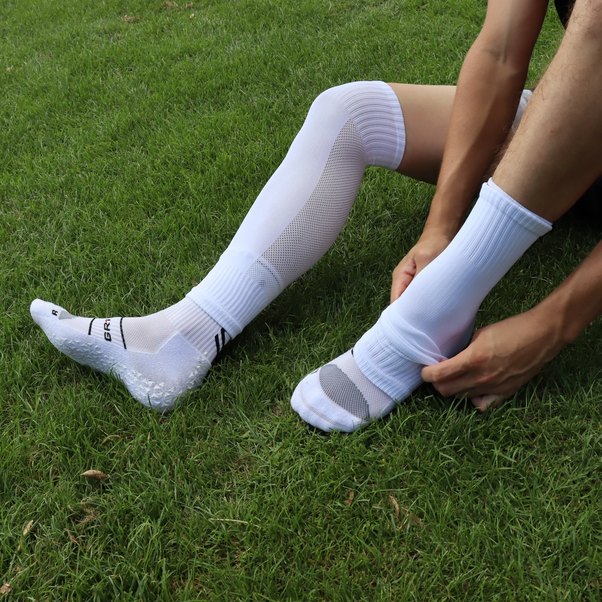 Sock Sleeves White - ONZ Sport